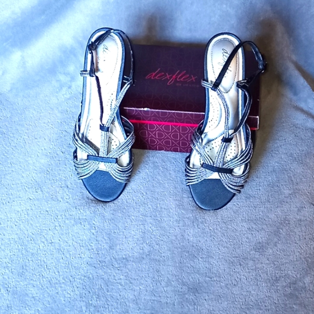 DEXFLEX by Dexter Black & Silver Sandals Size 7